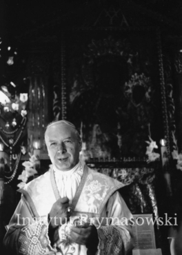 Po?egnalna Msza ?w. Ks. Prymas Stefan Wyszy?ski w kaplicy na Bachledówce.