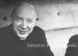 Prymas S.Wyszynski  na werandzie  kapelanii,  gdzie podczas wakacji mieszkal.