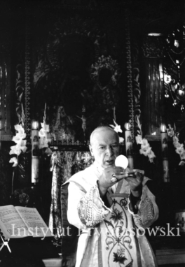 Po?egnalna Msza ?w. Ks. Prymas Stefan Wyszy?ski w kaplicy na Bachledówce.