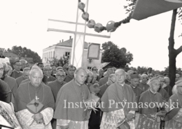 Uroczysto?? nawiedzenia Obrazu MB Jasnogórskiej w Lubaczowie. Od lewej: ks. bp Ignacy Tokarczuk, ks. kard. Karol Wojty?a, ks. Prymas Stefan Wyszy?ski i ks. abp Antonii Baraniak.